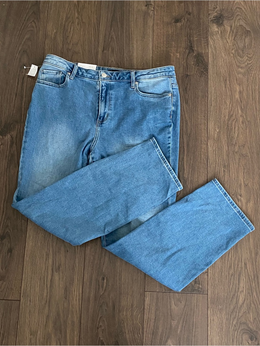 NWT Straight Leg Women's Jeans in Light Blue Denim